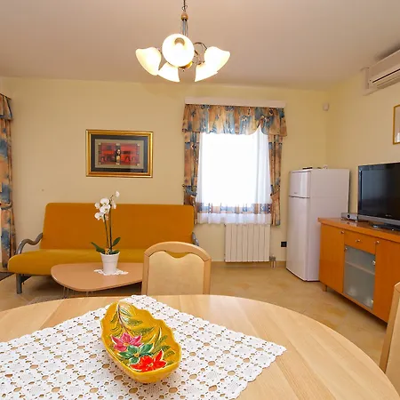 Sandro 86 Apartment