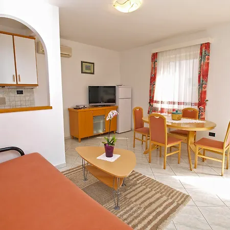 Apartment Sandro 86 *