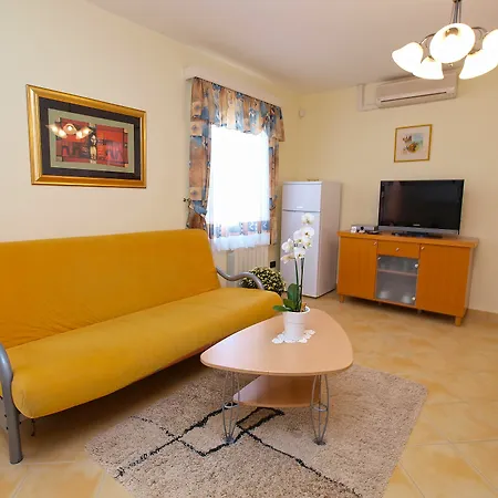 Sandro 86 Apartment