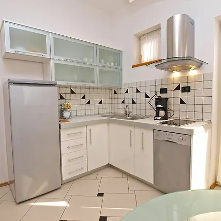 Sandro 86 Apartment